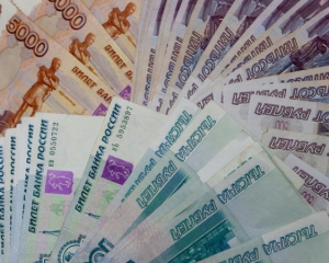 Російський рубль продовжив рекордне падіння