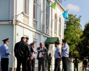 Сотрудники ФСБ пришли опечатывать здание Меджлиса