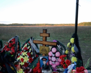 Загиблих в Україні солдат РФ ховають на світанку або в сутінках — NYT