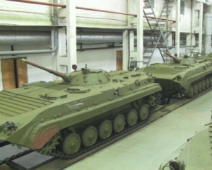 Житомирський бронетанковий завод ремонтує 130 одиниць техніки для сил АТО