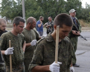 З полону звільнили ще 10 українських військових - Порошенко