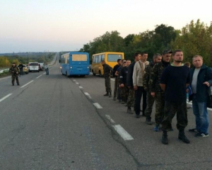 З'явився список 30 людей, звільнених учора з полону бойовиків