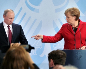 Меркель закликала Путіна натиснути на сепаратистів Донбасу