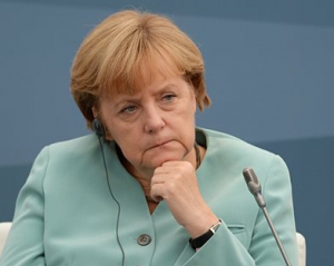 Меркель сподівається, що після виборів українська влада натисне на олігархів