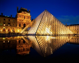 Французькі музеї Лувр і Версаль перейшли на семиденний графік роботи