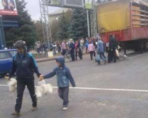 Гуманитарка от казаков: в Первомайске раздали 6 тысяч живых кур