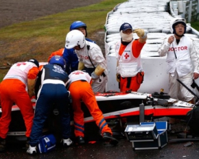 Формула-1. Хэмилтон выиграл дождливое Гран-при Японии, пилот &quot;Маруси&quot; врезался в трактор