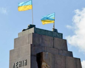 Порошенко висловився щодо знесення Леніна у Харкові: Ілліча тут ніколи і не було