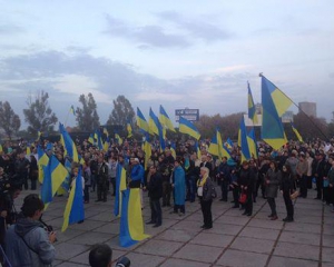 У загибелі сімох маріупольців винен особисто Путін - в Маріуполі відбувся мітинг-реквієм