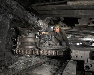 Терористи захопили більше половини шахт Донбасу