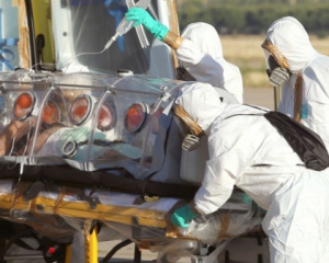 Вчені говорять про вражаючі успіхи у боротьбі з лихоманкою Ебола