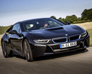 BMW готує заряджену версію гібридного спорткупе i8