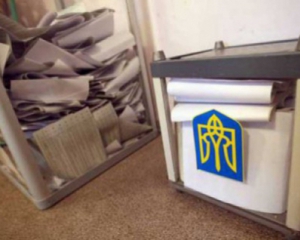 На окрузі №132 саботують результати виборів: голова ОВК тікав з печаткою