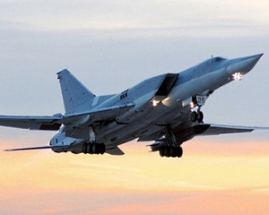 Военные самолеты РФ угрожают гражданской авиации в международном воздушном пространстве