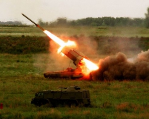 Террористы из танков обстреляли Счастье и лупят &quot;Градами&quot; по Крымскому - Москаль