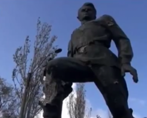 Свіжий фейк від путінських ЗМІ: Нацгвардійцям роздадуть землі Донбасу і виділять рабів