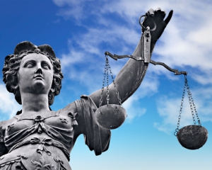 Делегація Гаазького трибуналу прибула в Україну через події на Майдані