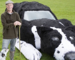 Британський фермер перетворив свій автомобіль у собаку