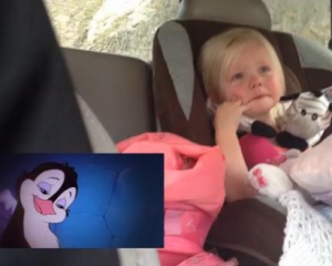 Маленька дівчинка заплакала від мультика - наймиліше відео тижня