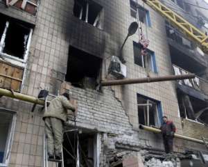 У Донецьку неспокійно: вибухи і залпи великокаліберних знарядь