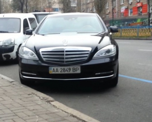 Друзья Януковича плюют на законы и выбирают самые дорогие автомобили - СМИ