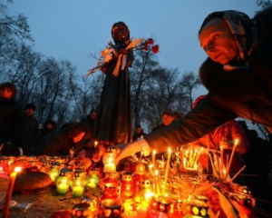 Украинцы помянули жертв голодоморов минутой молчания
