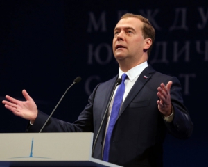 Россия имеет достаточно земли и воды, чтобы не умереть с голоду - Медведев
