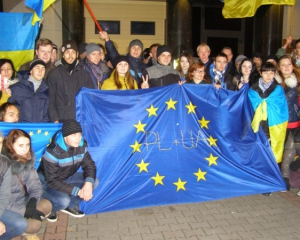 Євромайдан у Варшаві зібрав для України мільйон злотих