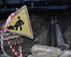 Авария на теплотрассе в Керчи оставила без отопления детсады, школы, больницу и 175 домов