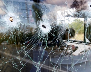 У Станиці Луганській бойовики обстріляли транспорт: є загиблі та поранені