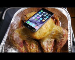 Кулинарный краш-тест: американец запек iPhone 6 внутри индейки