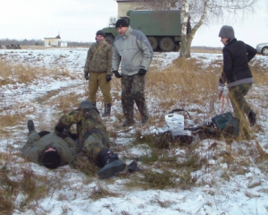 Для рівненських бійців волонтери провели медичний тренінг