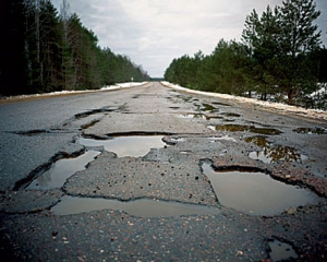 Яценюк хочет, чтобы дорогами в Украине занимались &quot;несколько немцев&quot;