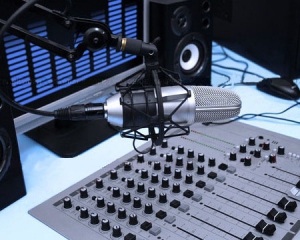 Українське радіо почало мовлення російською та поширилося на РФ