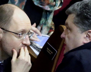 Яценюк і Порошенко міцно пов&#039;язані з оточенням Януковича - експерт