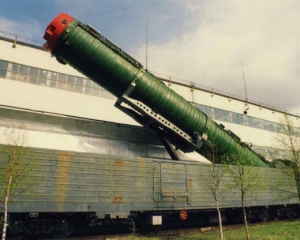 Россия возобновяет работы над &quot;ядерным поездом&quot;