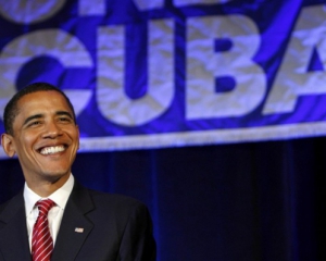 Обама возобновляет дипломатические отношения с Кубой