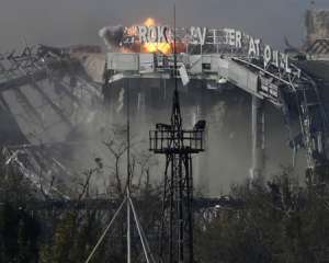 Боевики дважды обстреливали аэропорт Донецка