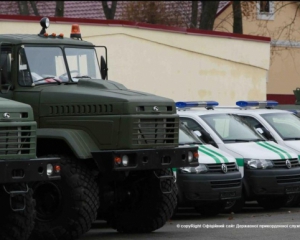 Американці передали 35 позашляховики українським прикордонникам