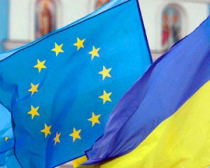 Украине нужно предоставить до конца года больше денег - президент Евросовета