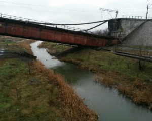 В Мариуполе неизвестные взорвали железнодорожный мост