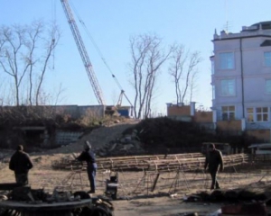 Порошенко собирается без разрешения строиться в буферной зоне Лавры - СМИ