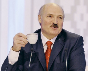 Беларусь начала выставлять россиянам счета в долларах