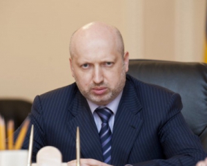 Турчинов отбросил претензии по поводу расширения полномочий СНБО