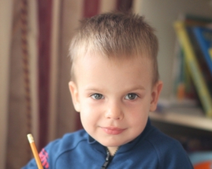 3-летний Дениска Зюзюк через порок челюсти не может говорить