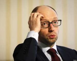 Яценюк визнав, що не має відповіді, як повернути Крим