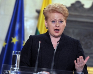Президент Литви проти зняття санкцій з Росії
