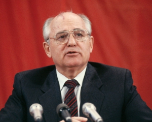Война такого рода неизбежно приведет к ядерной - Горбачев