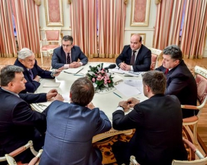 Порошенко поговорил с Соросом об экономической помощи Украине