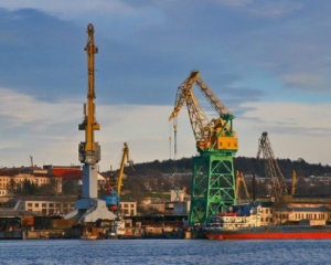 В окупантів є плани на завод Порошенка в Севастополі